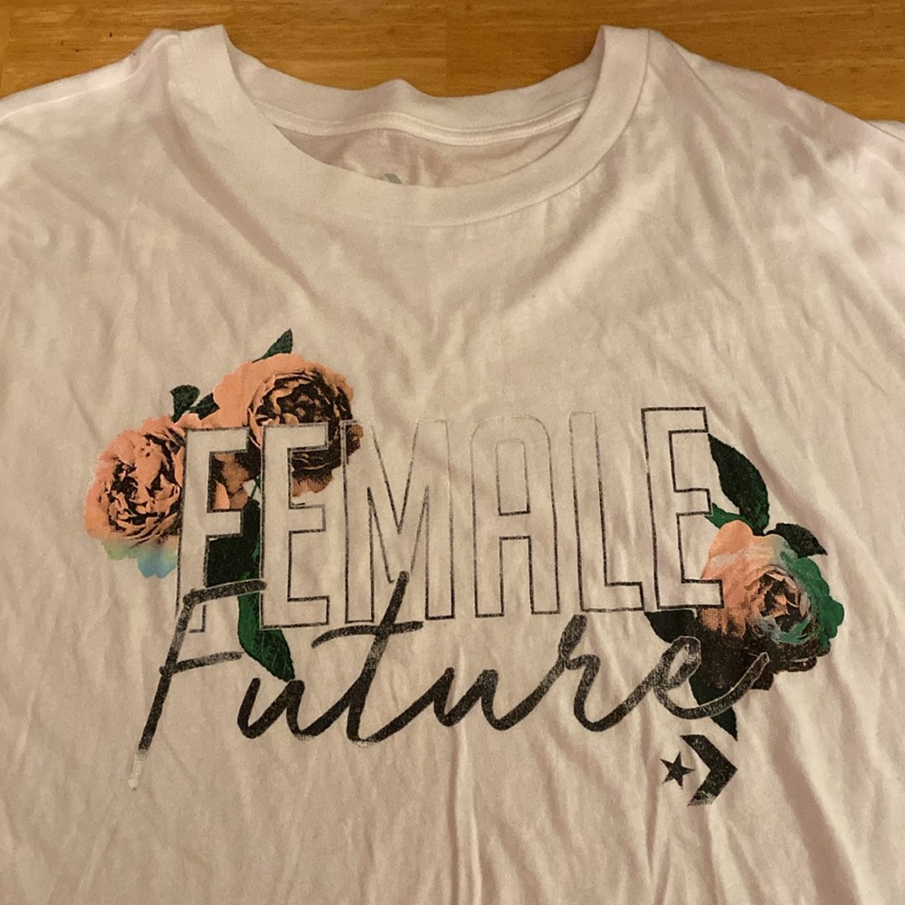 Converse t-shirt size L-XL short in great condition